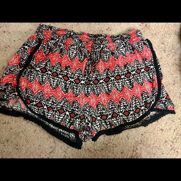 Comfy colorful shorts by No boundaries in size large - Picture 1 of 2